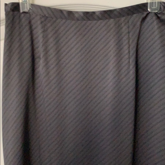 Banana Republic Silk Maxi - Picture 3 of 6